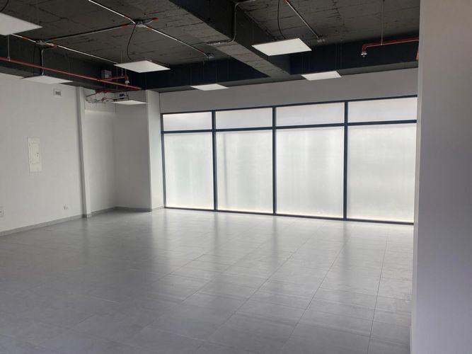 Oficina en arriendo en El Poblado, Medellín, 72 m² · foto 5 de 19