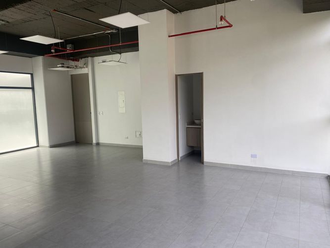 Oficina en arriendo en El Poblado, Medellín, 72 m² · foto 6 de 19