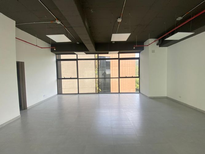 Oficina en arriendo en El Poblado, Medellín, 72 m² · foto 7 de 19