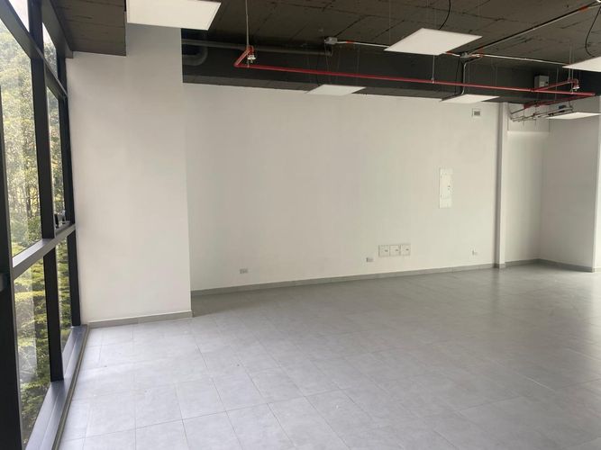Oficina en arriendo en El Poblado, Medellín, 72 m² · foto 8 de 19