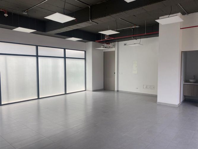 Oficina en arriendo en El Poblado, Medellín, 72 m² · foto 9 de 19
