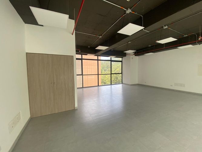 Oficina en arriendo en El Poblado, Medellín, 72 m² · foto 11 de 19