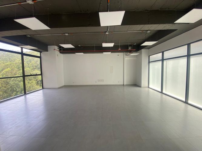 Oficina en arriendo en El Poblado, Medellín, 72 m² · foto 12 de 19