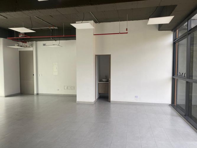 Oficina en arriendo en El Poblado, Medellín, 72 m² · foto 18 de 19