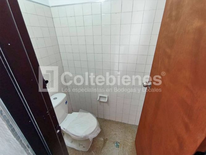 Local en arriendo en El Poblado, Medellín, 911 m² · foto 9 de 15