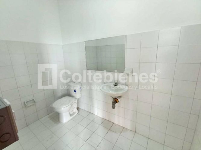 Local en arriendo en El Poblado, Medellín, 911 m² · foto 11 de 15