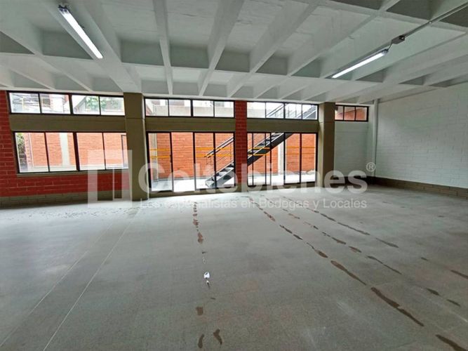 Local en arriendo en El Poblado, Medellín, 911 m² · foto 13 de 15