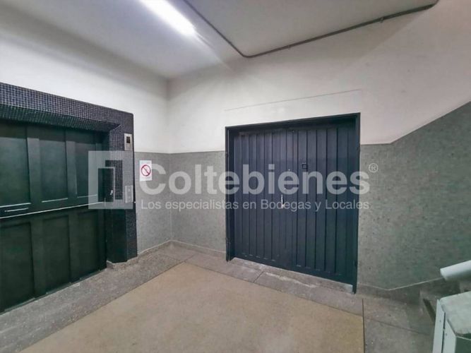 Local en arriendo en El Poblado, Medellín, 911 m² · foto 14 de 15