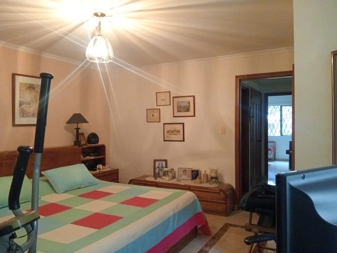 Apartamento de 3 alcobas en venta en Conquistadores, Medellín, 207 m² · foto 10 de 18