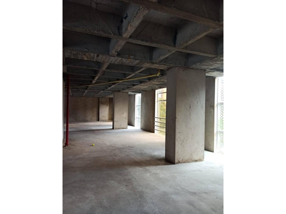Oficina en arriendo en San Joaquín, Medellín, 1320 m² · foto 2 de 9