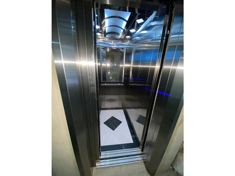 Oficina en arriendo en San Joaquín, Medellín, 1320 m² · foto 8 de 9