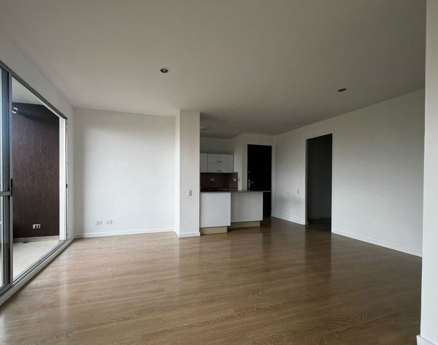 Apartamento de 1 alcoba en arriendo en Cumbres, Envigado, 80 m² · foto 3 de 13