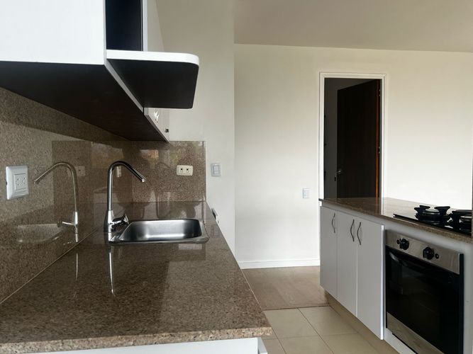 Apartamento de 1 alcoba en arriendo en Cumbres, Envigado, 80 m² · foto 5 de 13