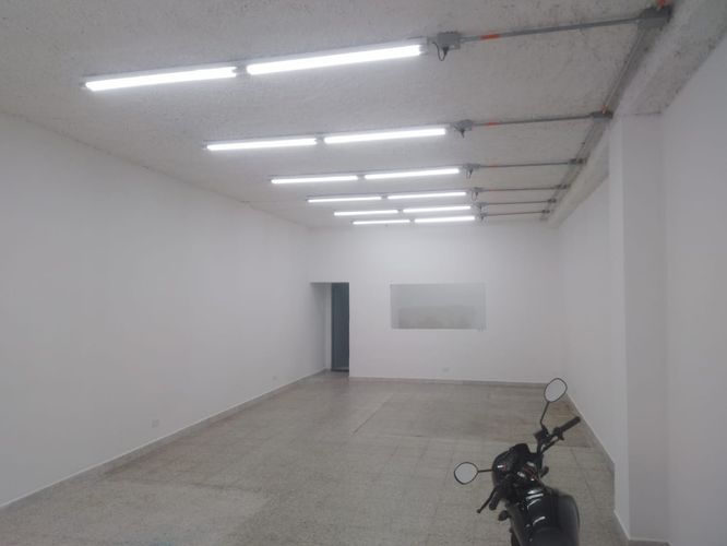 Bodega en arriendo en Cristo Rey, Medellín, 200 m² · foto 9 de 11