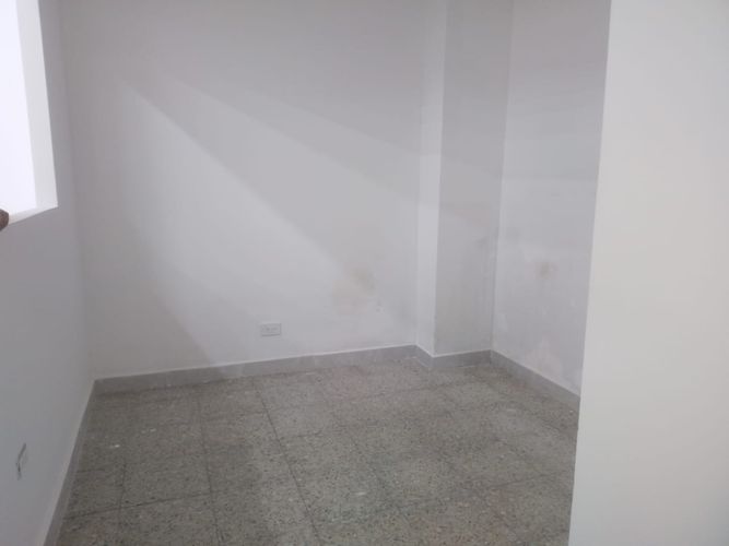Bodega en arriendo en Cristo Rey, Medellín, 100 m² · foto 7 de 8