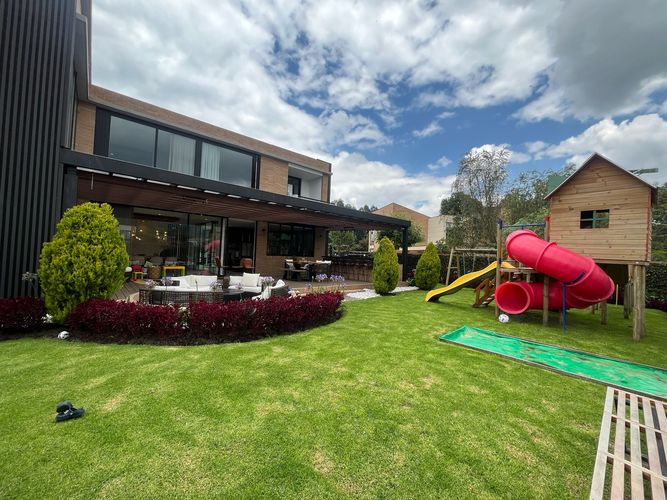Casa de 4 alcobas en venta en Casa Blanca, Bogotá, 750 m² · foto 2 de 24