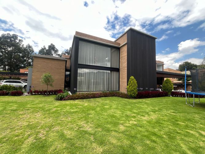 Casa de 4 alcobas en venta en Casa Blanca, Bogotá, 750 m² · foto 3 de 24