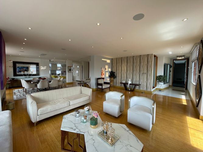Apartamento de 4 alcobas en venta en Chico, Bogotá, 400 m² · foto 3 de 24