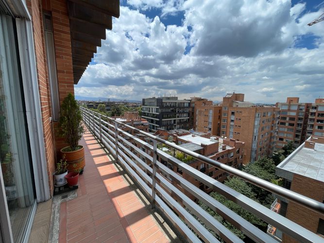 Apartamento de 4 alcobas en venta en Chico, Bogotá, 400 m² · foto 10 de 24
