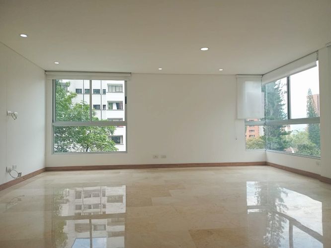 Apartamento de 3 alcobas en arriendo en El Poblado, Medellín, 125 m² · foto 3 de 18