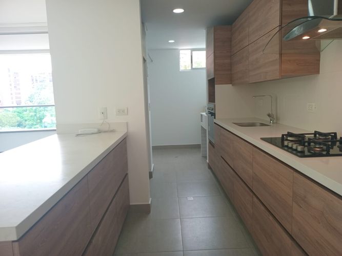 Apartamento de 3 alcobas en arriendo en El Poblado, Medellín, 125 m² · foto 4 de 18