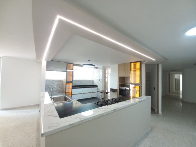 Apartamento de 4 alcobas en venta en Altos Del Prado, Barranquilla, 253 m² · foto 2 de 22