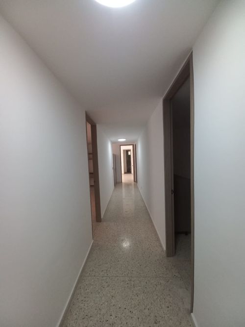 Apartamento de 4 alcobas en venta en Altos Del Prado, Barranquilla, 253 m² · foto 9 de 22