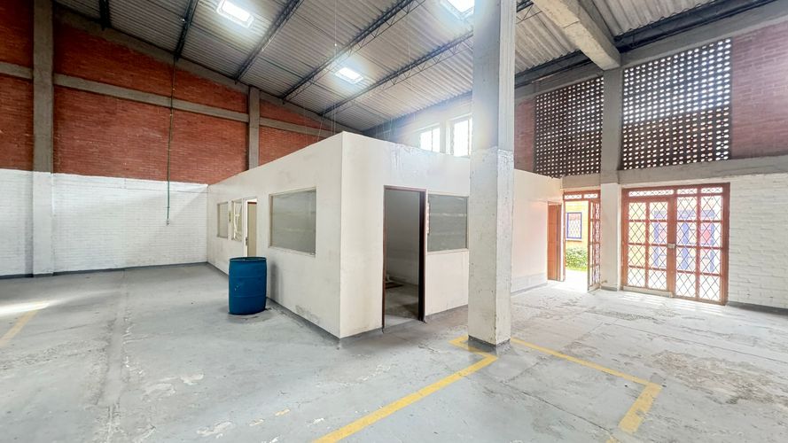 Bodega en arriendo en Juanchito, Candelaria, 1040 m² · foto 8 de 16
