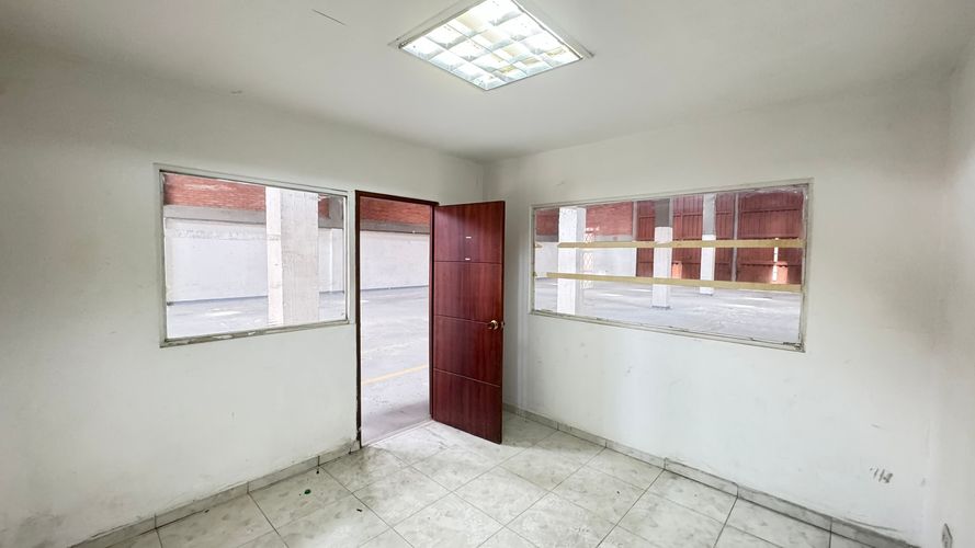 Bodega en arriendo en Juanchito, Candelaria, 1040 m² · foto 9 de 16