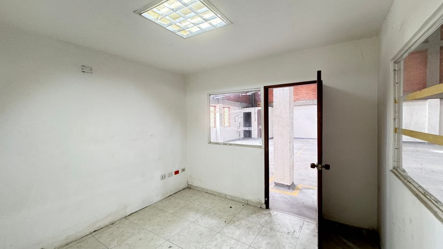 Bodega en arriendo en Juanchito, Candelaria, 1040 m² · foto 15 de 16