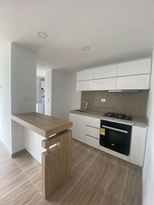 Apartamento de 3 alcobas en venta en Picaleña Y Mirolindo, Ibagué, 100 m² · foto 2 de 18