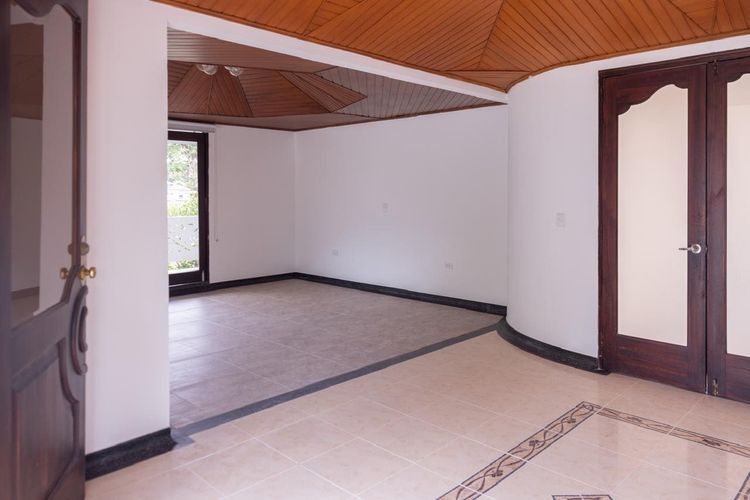 Casa de 6 alcobas en venta en Aeropuerto Vanguardia, Villavicencio, 478 m² · foto 23 de 24