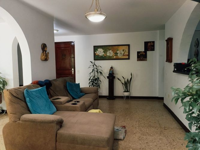 Oficina en arriendo en Belén, Medellín, 240 m² · foto 2 de 15