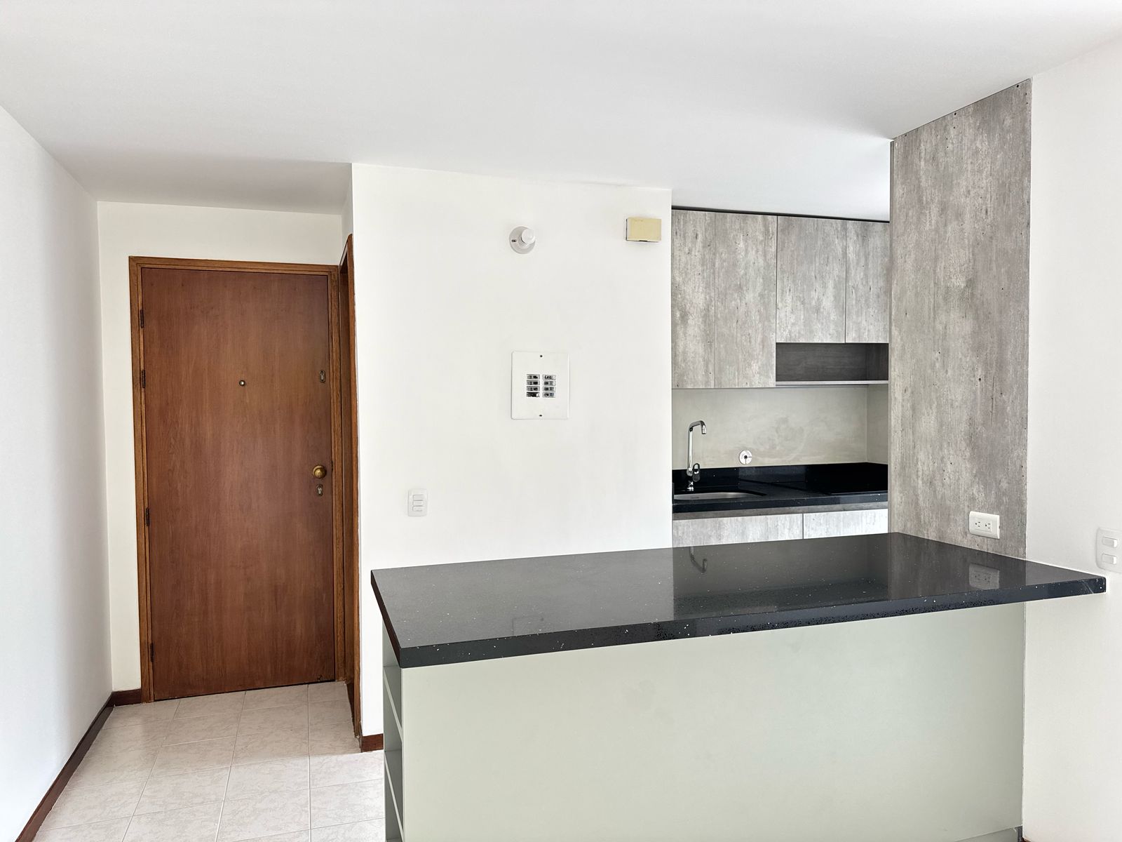 Apartamento en arriendo en El Poblado, Medellín · foto 7 de 14