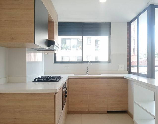 Apartamento de 3 alcobas en arriendo en Laureles, Medellín, 104 m² · foto 6 de 16