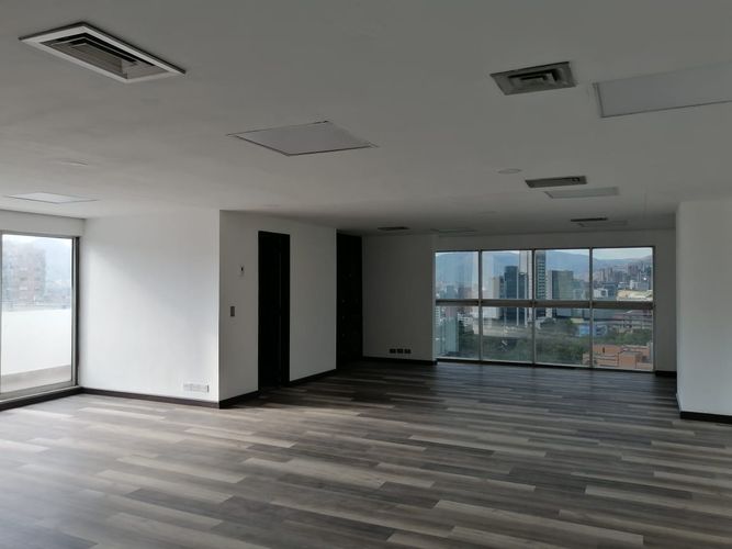 Oficina en arriendo en El Poblado, Medellín, 110 m² · foto 3 de 15