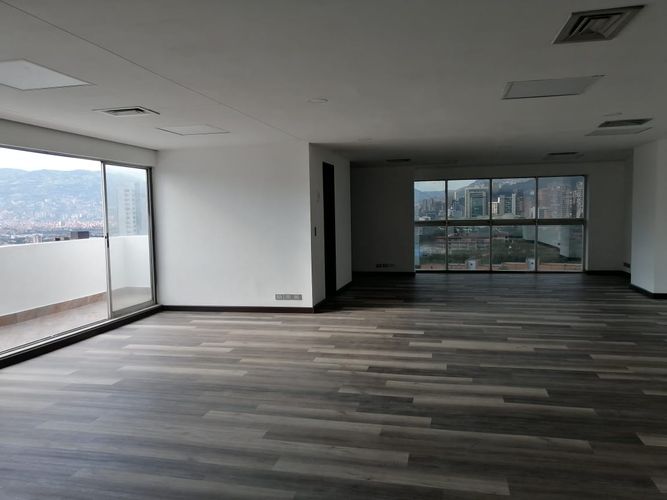 Oficina en arriendo en El Poblado, Medellín, 110 m² · foto 4 de 15