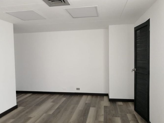 Oficina en arriendo en El Poblado, Medellín, 110 m² · foto 7 de 15