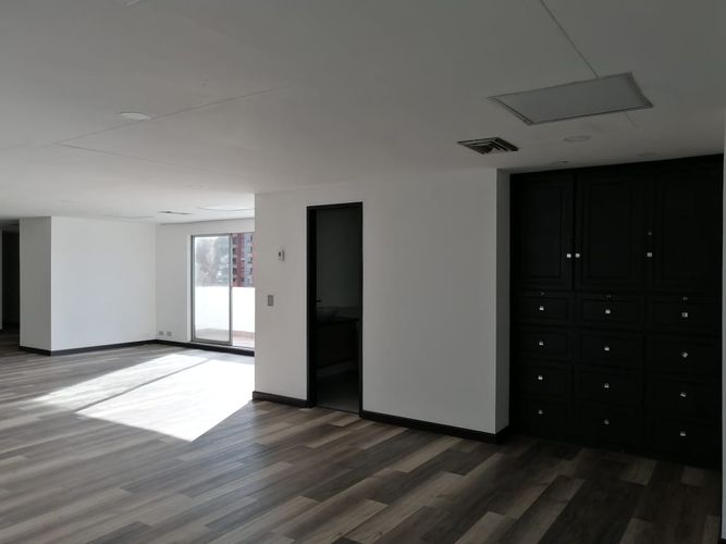 Oficina en arriendo en El Poblado, Medellín, 110 m² · foto 10 de 15