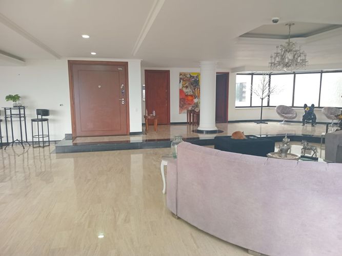 Apartamento de 4 alcobas en venta en El Poblado, Medellín, 468 m² · foto 2 de 20