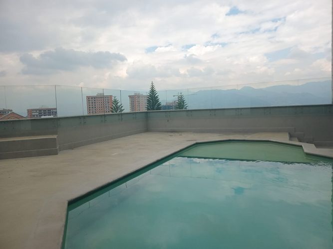 Apartamento de 4 alcobas en arriendo en El Poblado, Medellín, 468 m² · foto 18 de 20