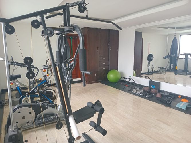 Apartamento de 4 alcobas en arriendo en El Poblado, Medellín, 468 m² · foto 19 de 20