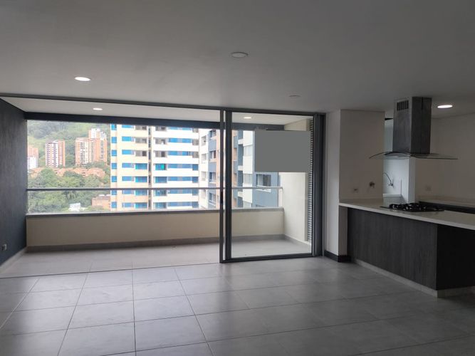 Apartamento de 3 alcobas en arriendo en El Poblado, Medellín, 105 m² · foto 2 de 16