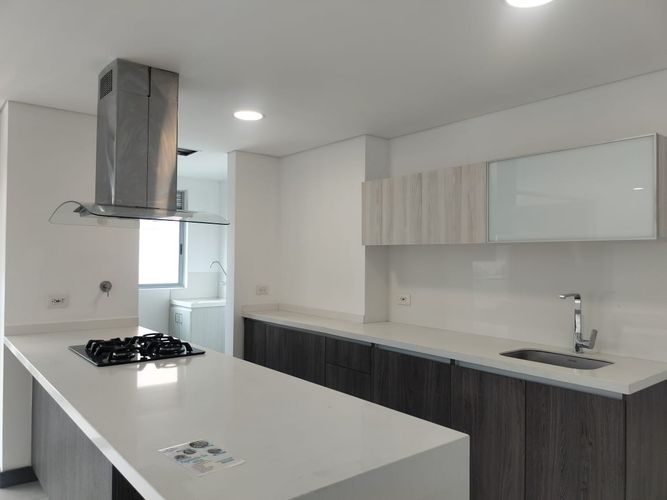 Apartamento de 3 alcobas en arriendo en El Poblado, Medellín, 105 m² · foto 5 de 16