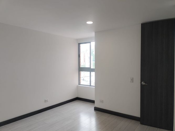 Apartamento de 3 alcobas en arriendo en El Poblado, Medellín, 105 m² · foto 8 de 16