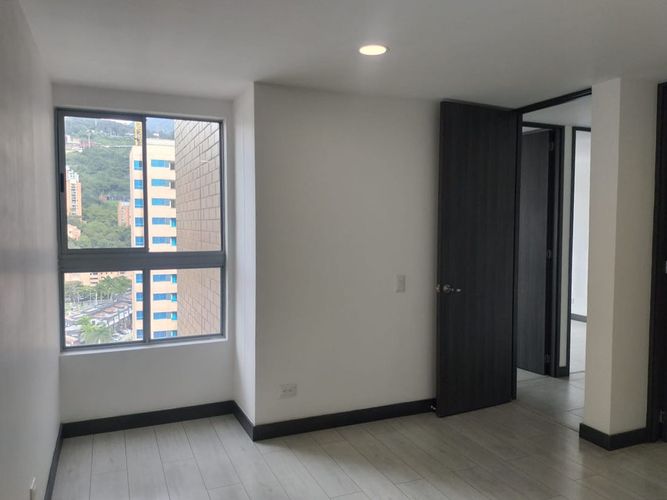 Apartamento de 3 alcobas en arriendo en El Poblado, Medellín, 105 m² · foto 12 de 16