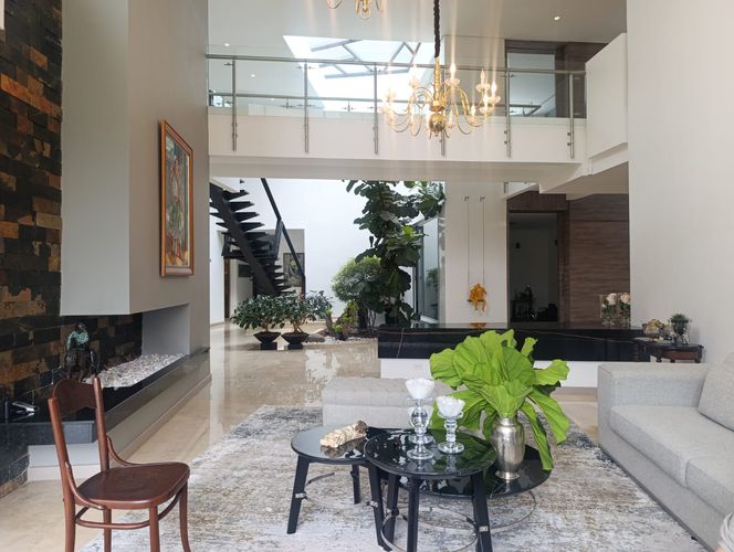 Casa de 4 alcobas en venta en El Poblado, Medellín, 590 m² · foto 4 de 20