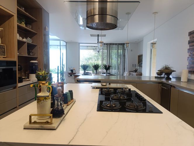 Casa de 4 alcobas en venta en El Poblado, Medellín, 590 m² · foto 8 de 20