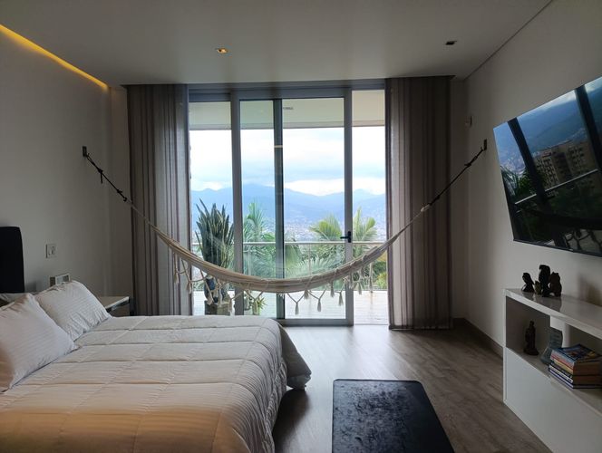 Casa de 4 alcobas en venta en El Poblado, Medellín, 590 m² · foto 13 de 20