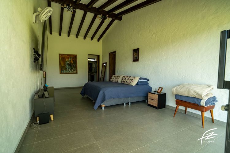 Casa de 4 alcobas en venta en El Salado, Guarne, 360 m² · foto 4 de 23